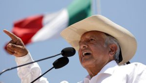 1807-Obrador met hoe